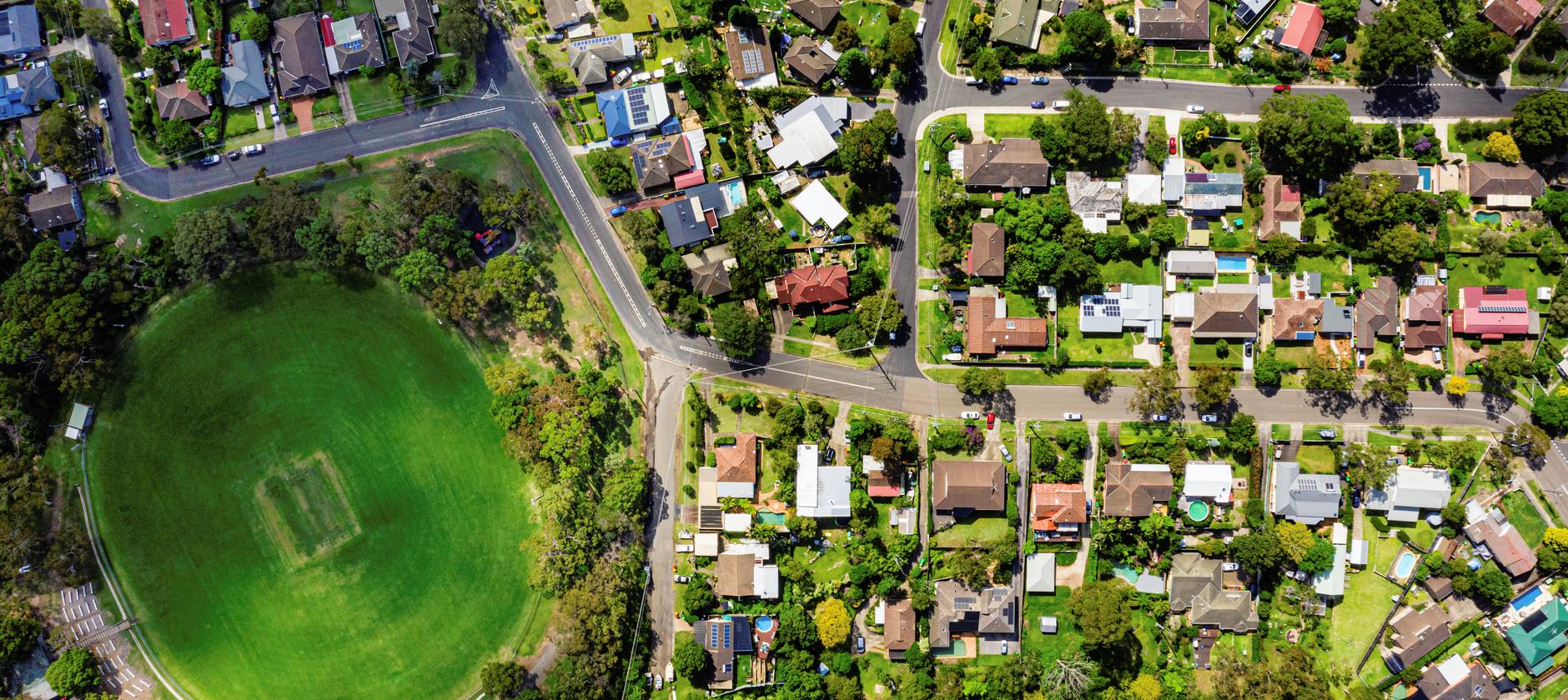 The combined capital clearance rate dipped as Sydney and Melbourne hosted the busiest auction week since Easter