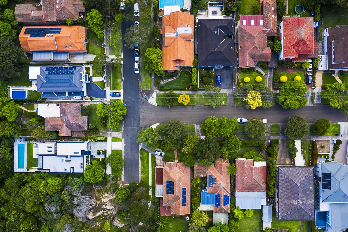 Australia's smallest cities drive growth in national housing values as Sydney and Melbourne decline